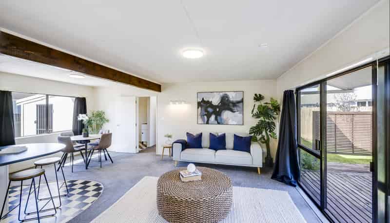 1100A Cunningham Crescent, Mayfair