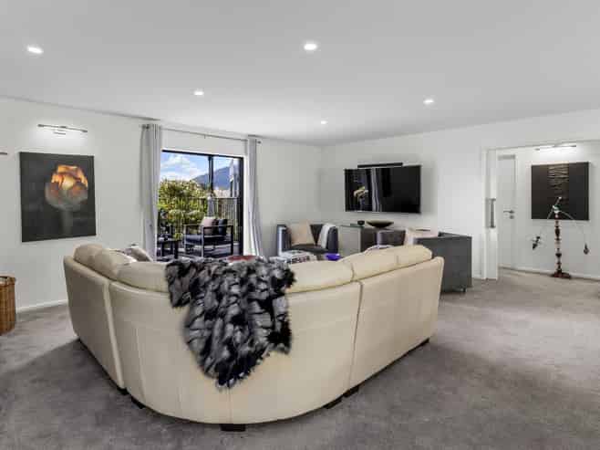 1 Azalea Lane, Waipahihi