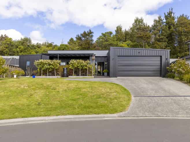 1 Azalea Lane, Waipahihi