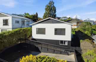 6 Pitcairn Street, Belleknowes