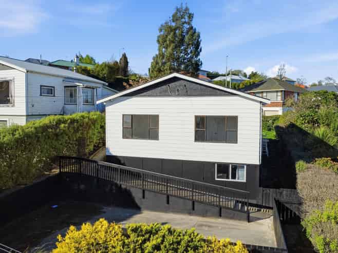 6 Pitcairn Street, Belleknowes
