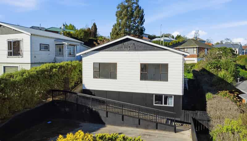 6 Pitcairn Street, Belleknowes