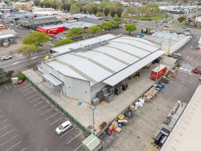 Central industrial warehouse and office