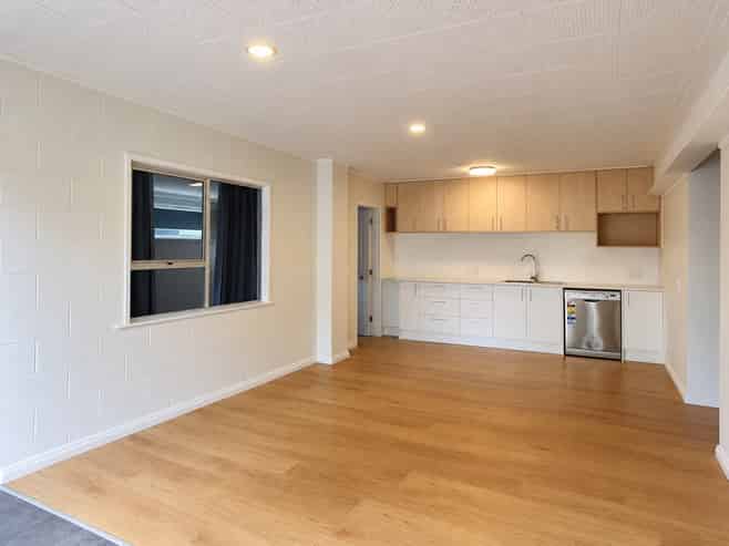 8 Widmore Drive, Massey