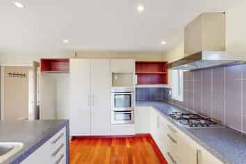 23 Nether Green Crescent, Johnsonville