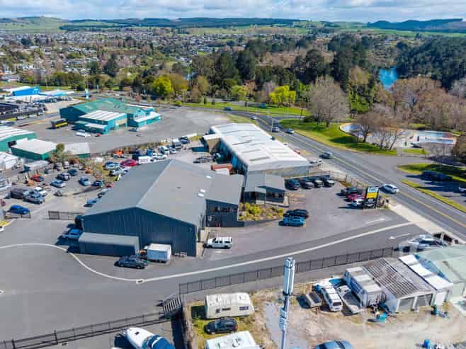 Large Modern Office - Tauhara Rd