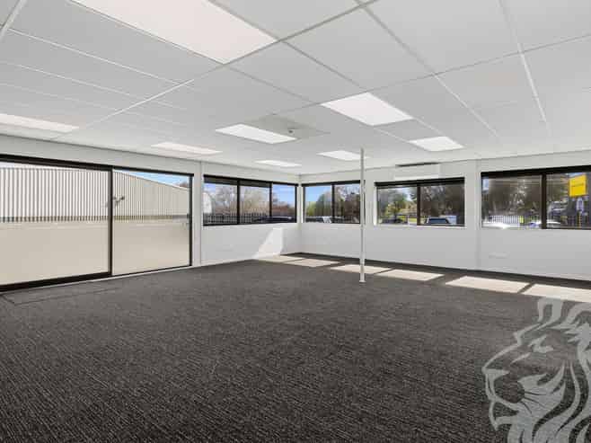 Large Modern Office - Tauhara Rd