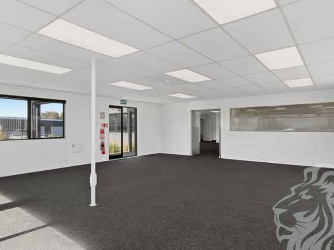 Large Modern Office - Tauhara Rd