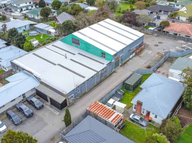 1,130sqm industrial premises on Tremaine Avenue