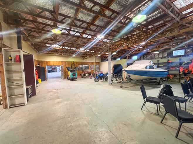 1,130sqm industrial premises on Tremaine Avenue