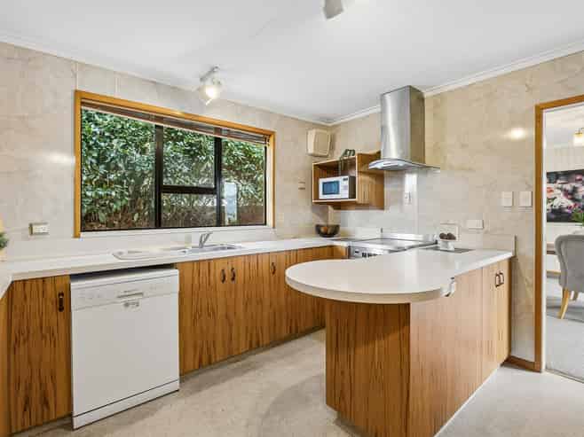 32 Bangor Terrace, Kew