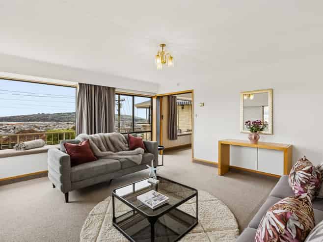 32 Bangor Terrace, Kew