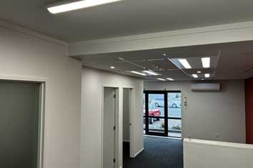 Frankton - office suite with small warehouse