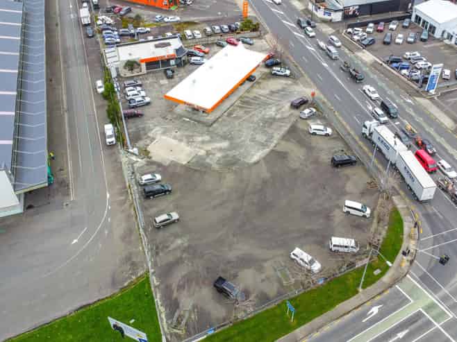 High profile Tremaine Avenue yard