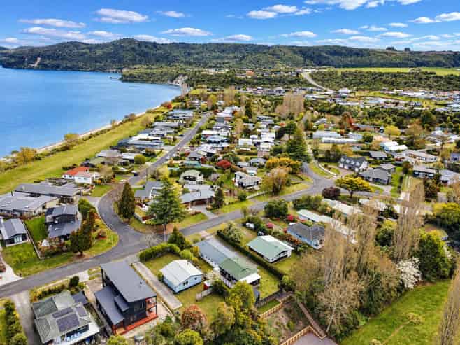 1/19  and  Kinloch Road, Kinloch
