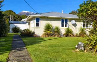 10 Muturimu Road, Haast