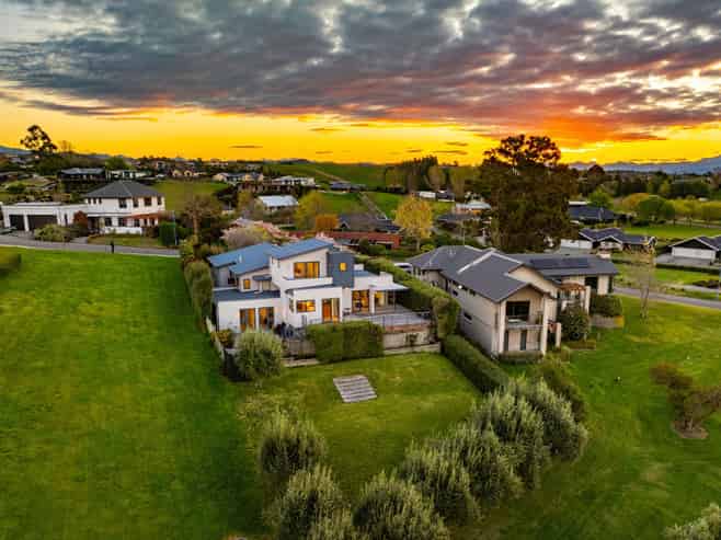 17 Pine Hill Rise, Fairhall