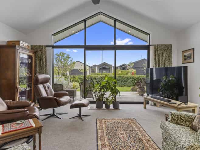 12 Sorrento Drive, Rangatira Park