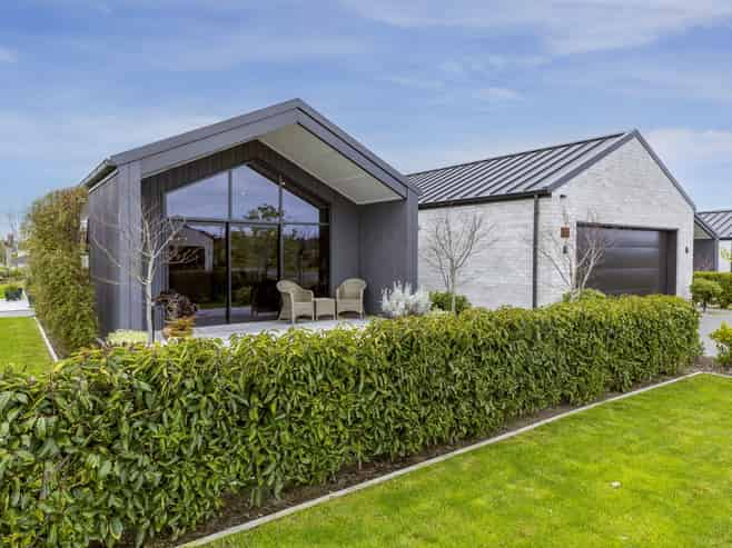 12 Sorrento Drive, Rangatira Park