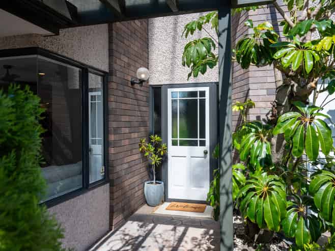 8 Bishops Close, Greenmeadows