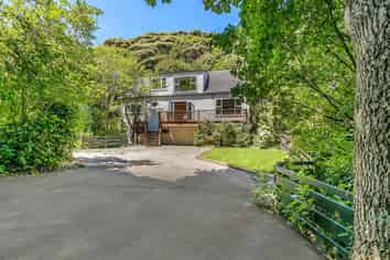 64 Cluny Road, Plimmerton