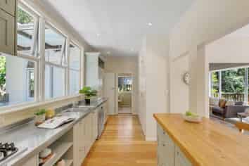 64 Cluny Road, Plimmerton