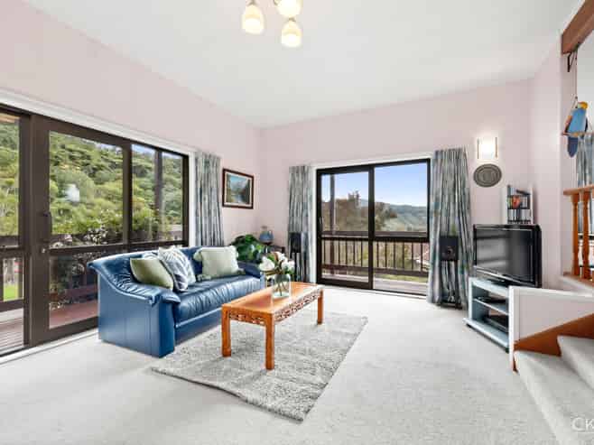15 Pioneer Grove, Silverstream