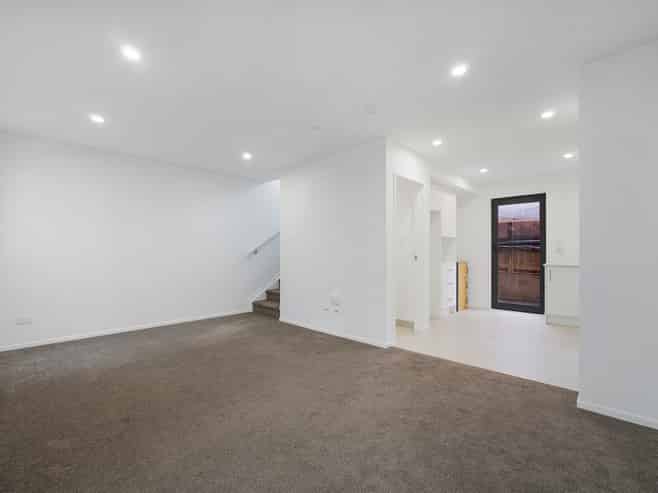 32 Raupeti Lane, Henderson