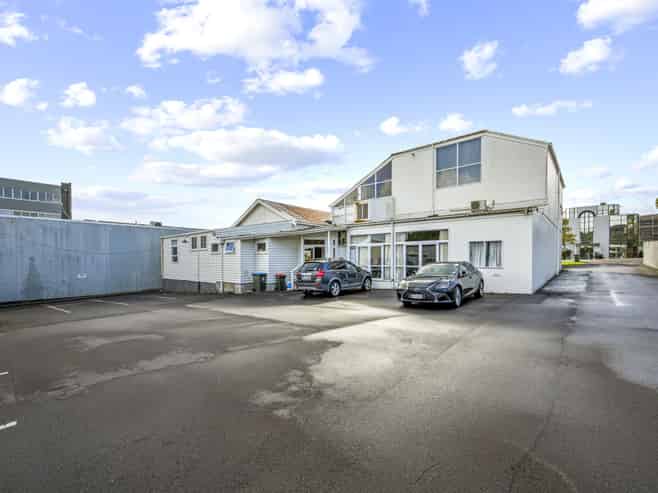 Two freehold opportunities in Newmarket/Epsom