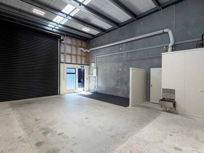 Compact Warehouse - ready to go!