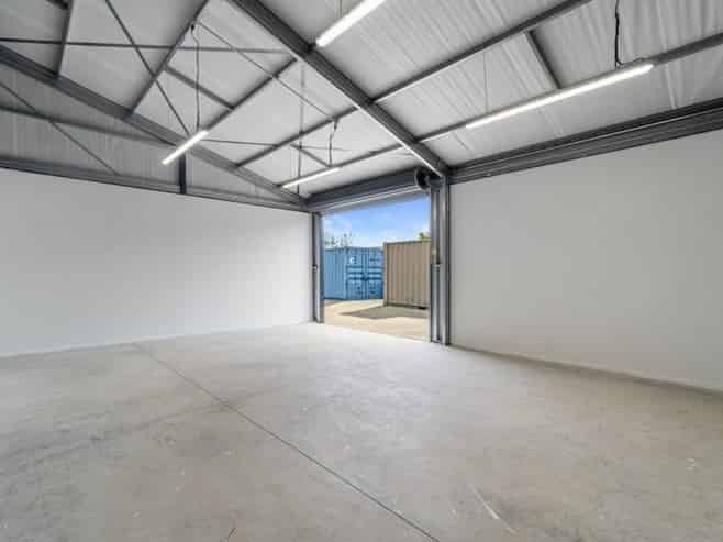 High-spec Riverlea industrial