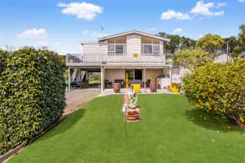 9 Sandy Beach Road, Tinopai