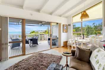9 Sandy Beach Road, Tinopai