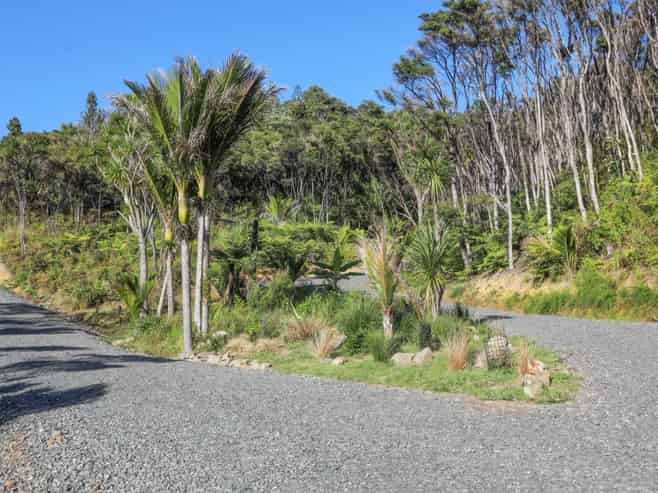 58 Little Bay Drive, Waikawau