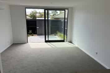 5/7 Grove Road, Addington