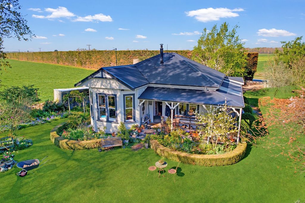 Space, Stillness and Country Charm 1