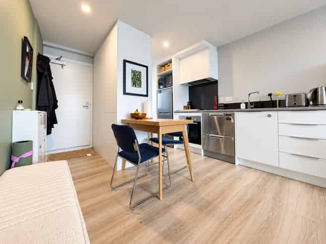 6E/11 Newtown Avenue, Newtown