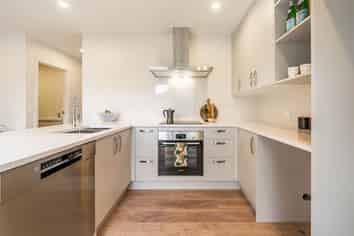 5/6 Exchange Street, Ebdentown