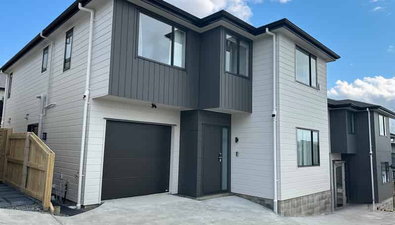 25B Mantra Road, Massey