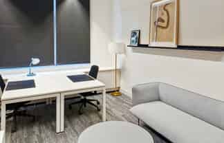 Choose office space in Regus 14 Dundas Street 