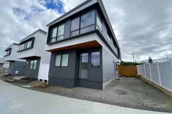 1/16 Waterloo Road, Milford