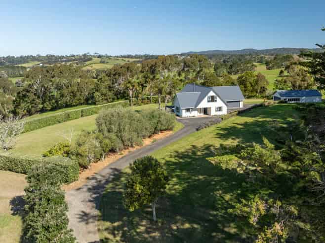 221 Amreins Road, Taupaki