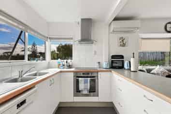 303 State Highway 10, Cable Bay