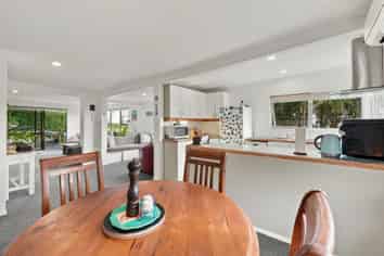 303 State Highway 10, Cable Bay