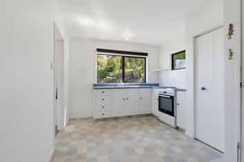 2/43 Douglas Road, Wakatu