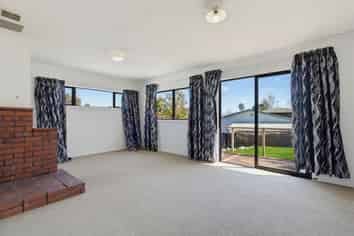 2/43 Douglas Road, Wakatu