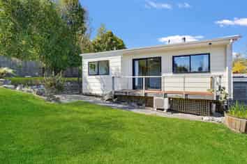 2/43 Douglas Road, Wakatu