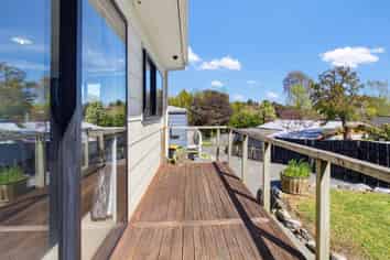 2/43 Douglas Road, Wakatu