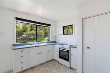 2/43 Douglas Road, Wakatu