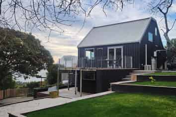 2/146 Soleares Avenue, Mount Pleasant